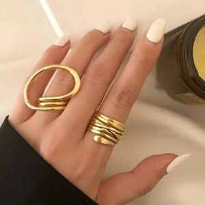 Twist Ring NWT Set of 2 Gold Rings